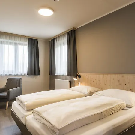 Hotel Jufa Am 3*