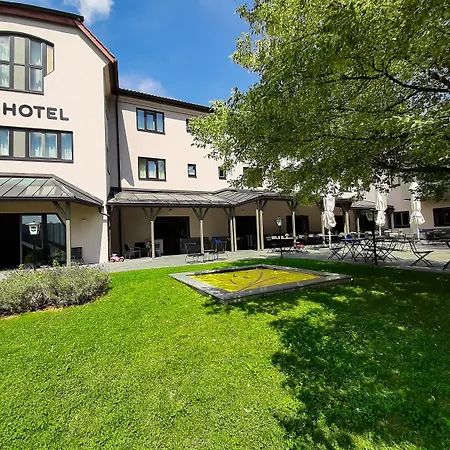 Jufa Am Hotel 3*